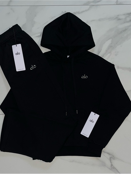 ALO Yoga Tops - Alo Yoga Accolade Hoodie & Sweatpants Set Black Size XS